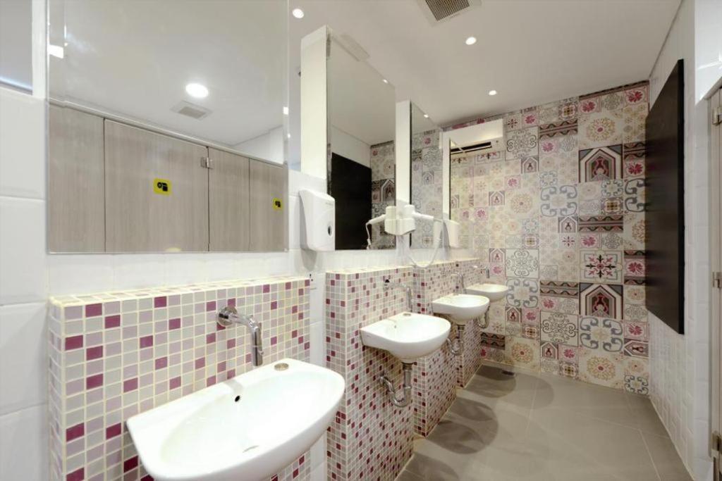 The Social House - Coliving & Hostel - Previously Known As Nomad Hostel Jacarta Exterior foto